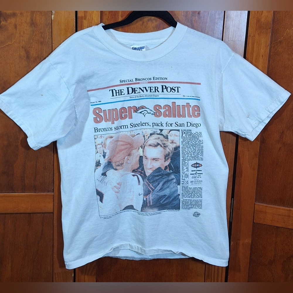 GILDAN Denver Broncos t-shirt Size M